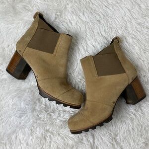 Sorel addington camel color leather heeled booties